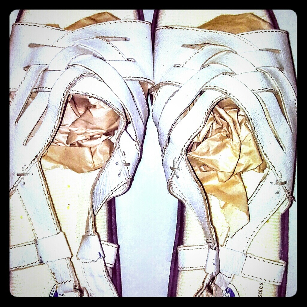 Dr.Scholl's White Leather Sandals w/ Rubber Soles